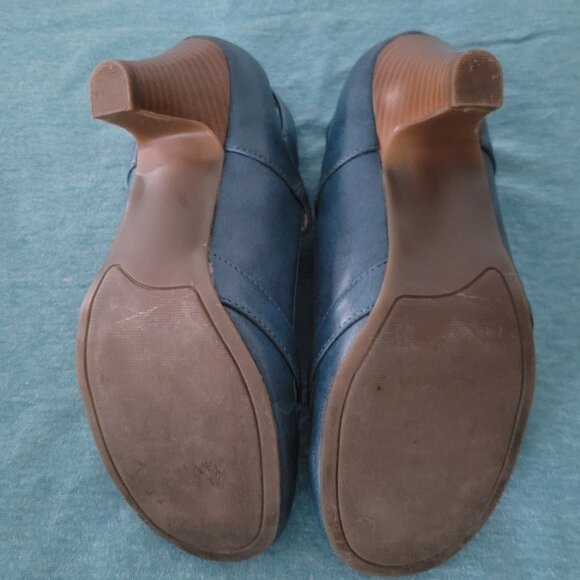 Expression Shoes ~ Size 6 - Picture 7 of 7